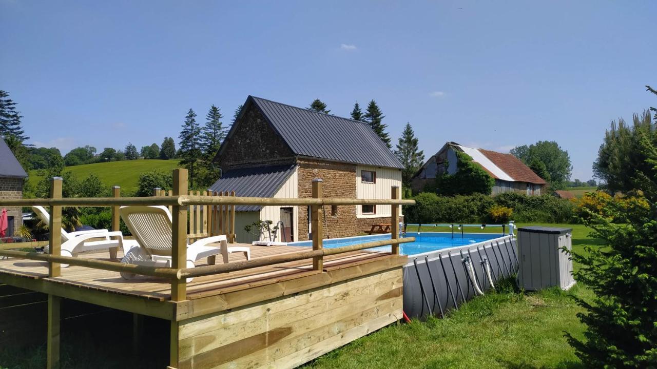 Gite "La Renaudaie" - Piscine Juvigny Les Vallees Exteriör bild